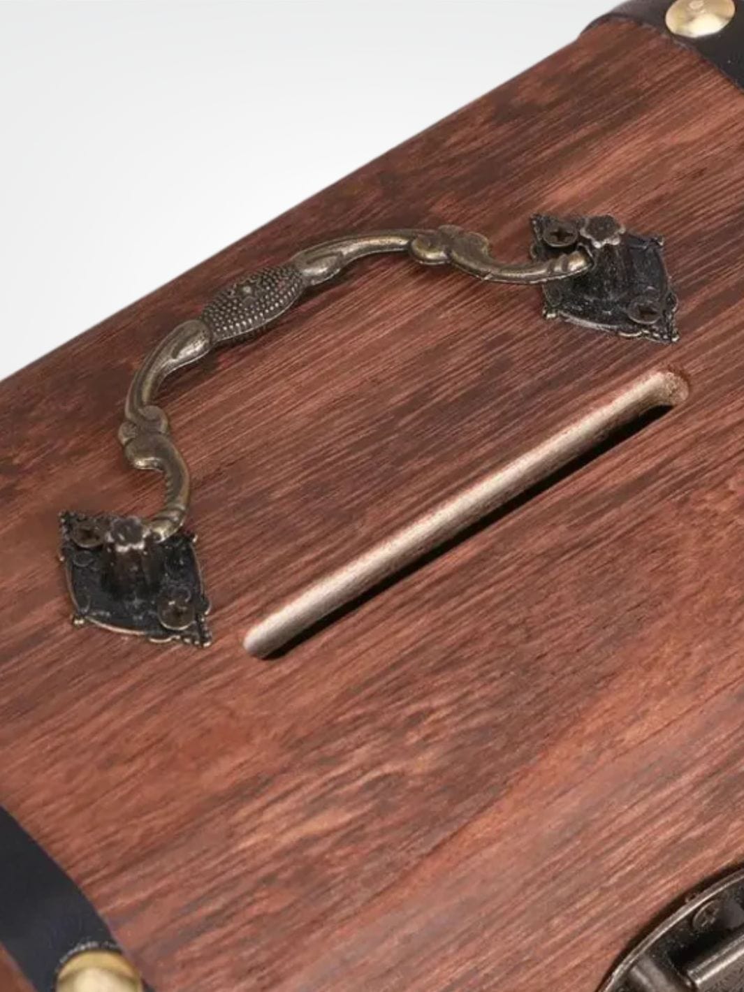 Tirelire coffre <br> Le coffre au trésor Bois foncé